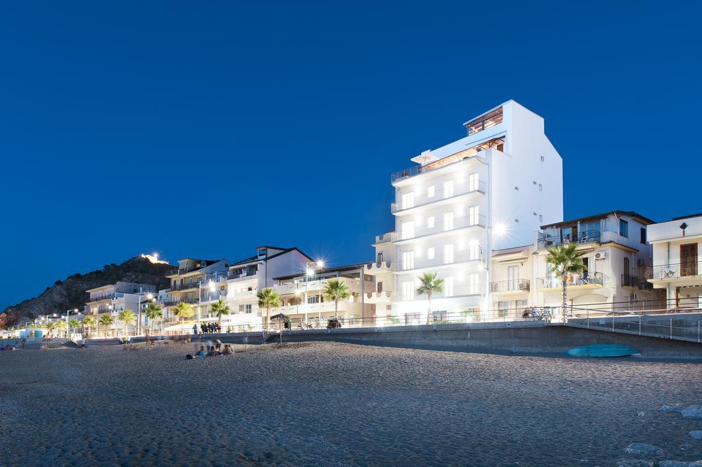 Vuelle Residence Apartments Capo d'Orlando Bagian luar foto